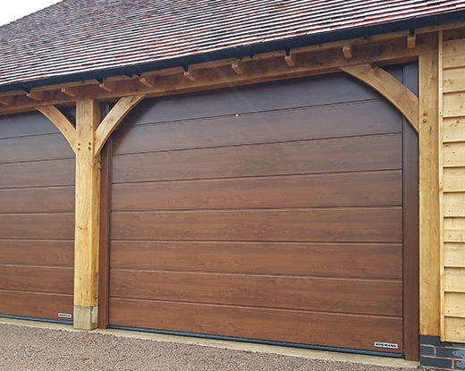 Hormann M rib in Winchester Oak